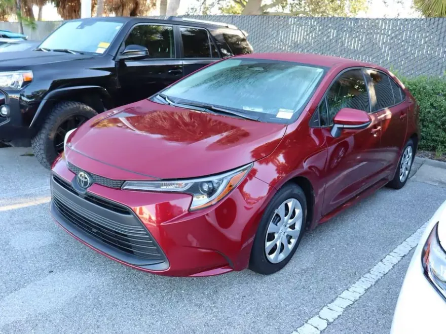 2024 Toyota Corolla LE photo 1