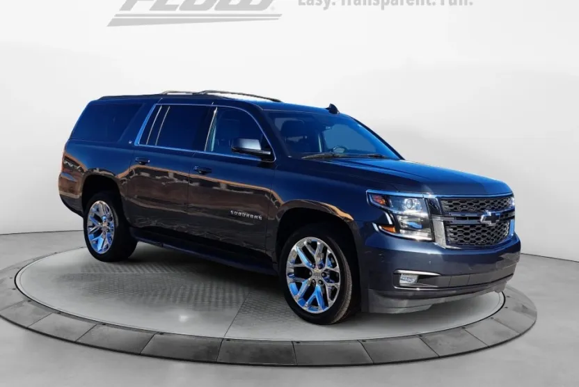2020 Chevrolet Suburban LT photo 1