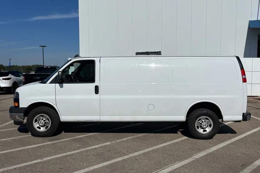 2020 Chevrolet Express Cargo 3500 photo 1