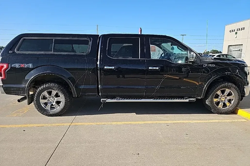 2016 Ford F-150 Lariat photo 1