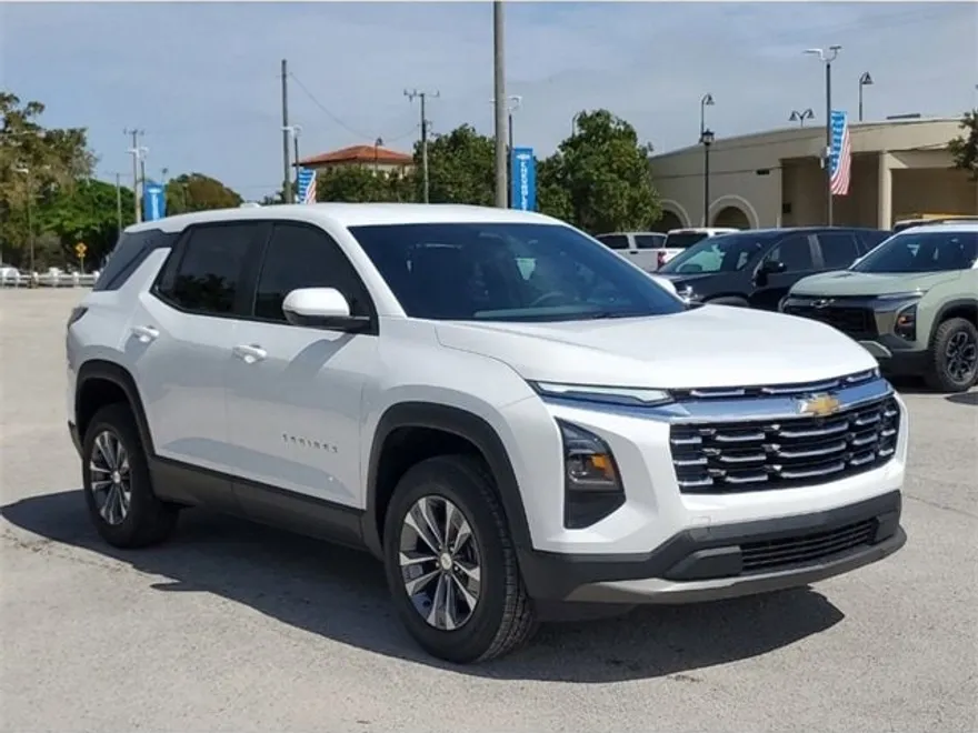 2025 Chevrolet Equinox LT photo 1