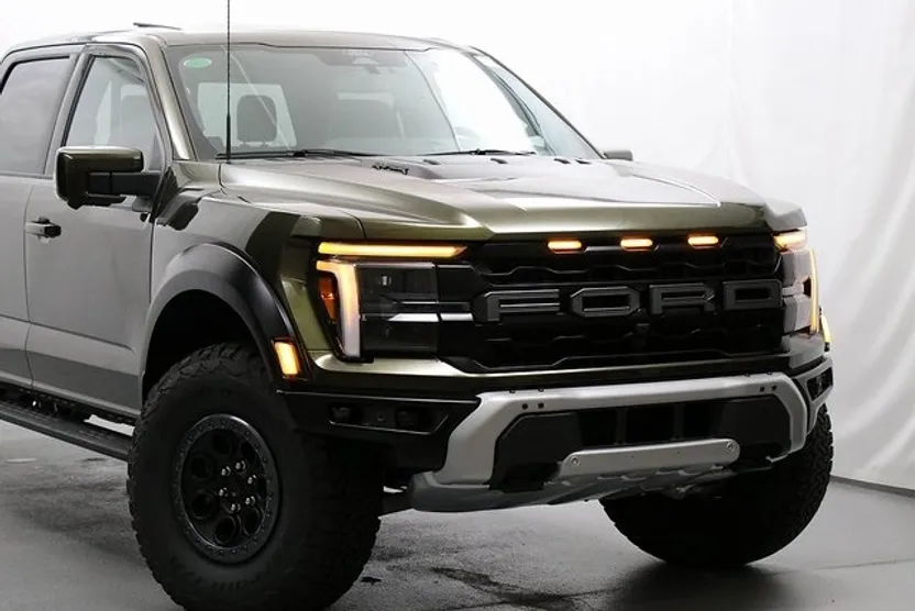 2025 Ford F-150 Raptor photo 1