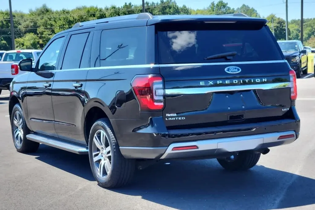 2022 Ford Expedition MAX Limited photo 1