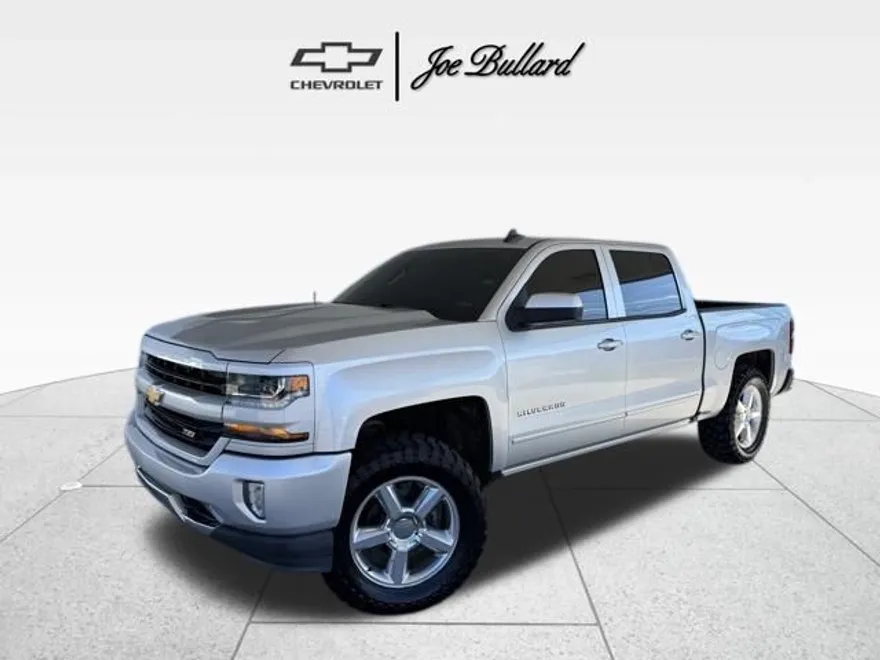2018 Chevrolet Silverado 1500 LT photo 1