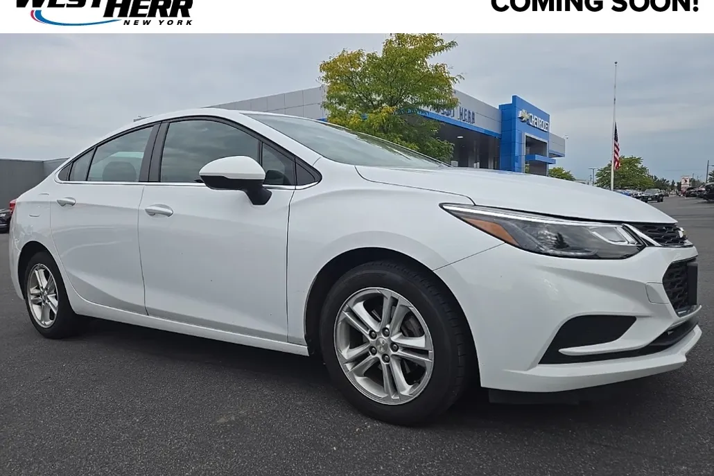 2018 Chevrolet Cruze LT photo 1
