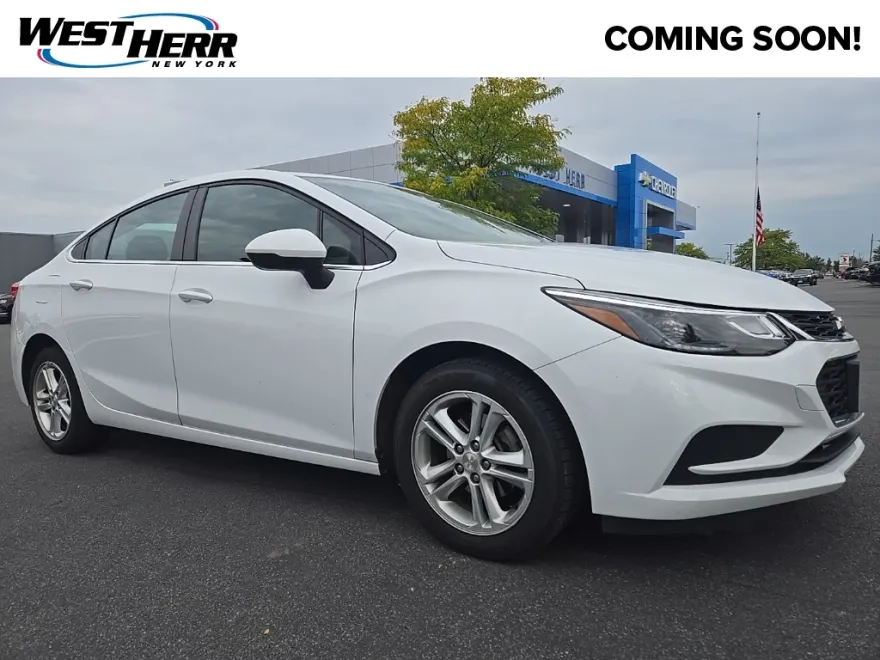 2018 Chevrolet Cruze LT photo 1