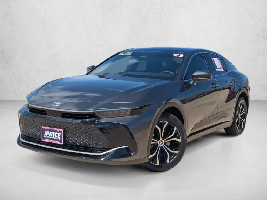 2023 Toyota Crown Limited photo 1
