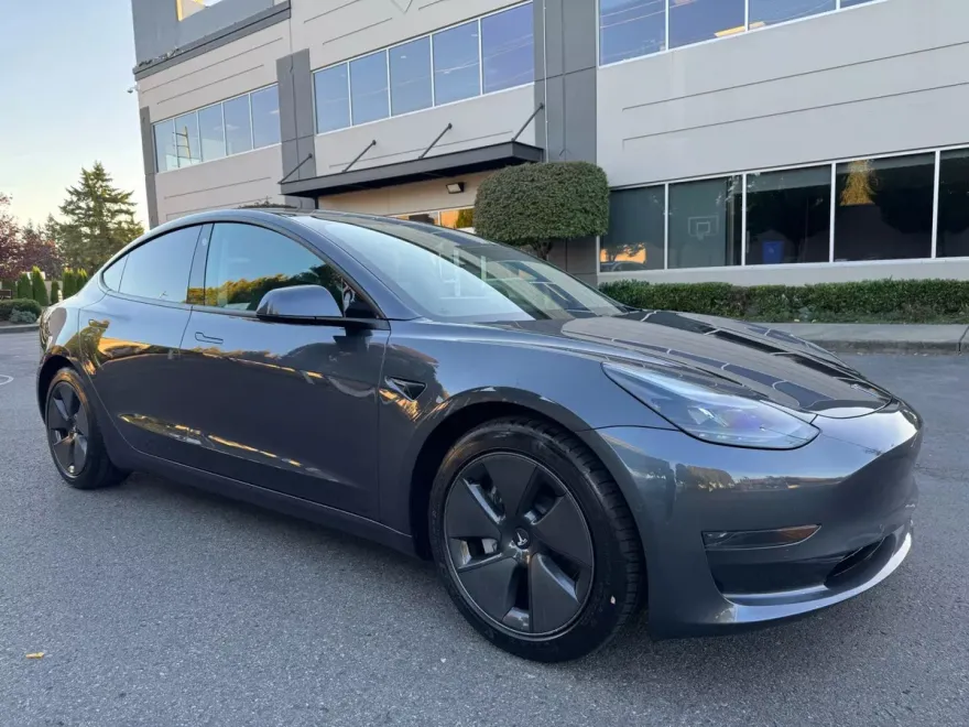 2021 Tesla Model 3 Standard Range Plus photo 1