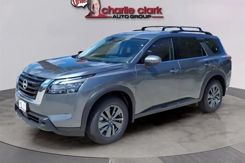 2025 Nissan Pathfinder SV photo 1