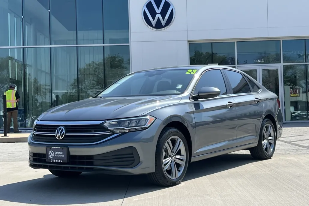 2023 Volkswagen Jetta SE photo 1