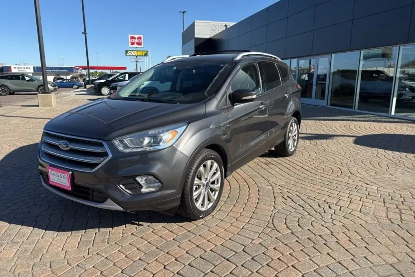 2017 Ford Escape Titanium photo 1