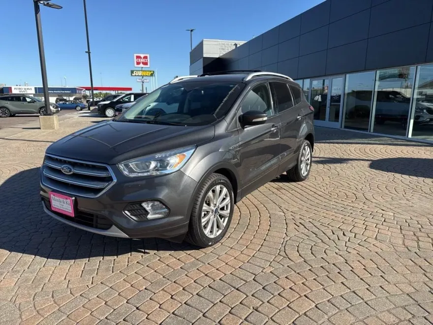 2017 Ford Escape Titanium photo 1