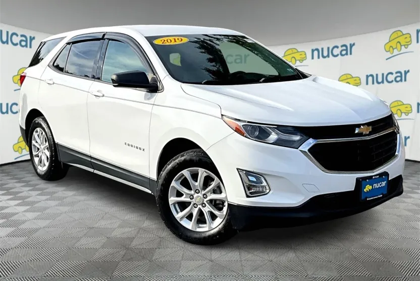 2019 Chevrolet Equinox LS photo 1