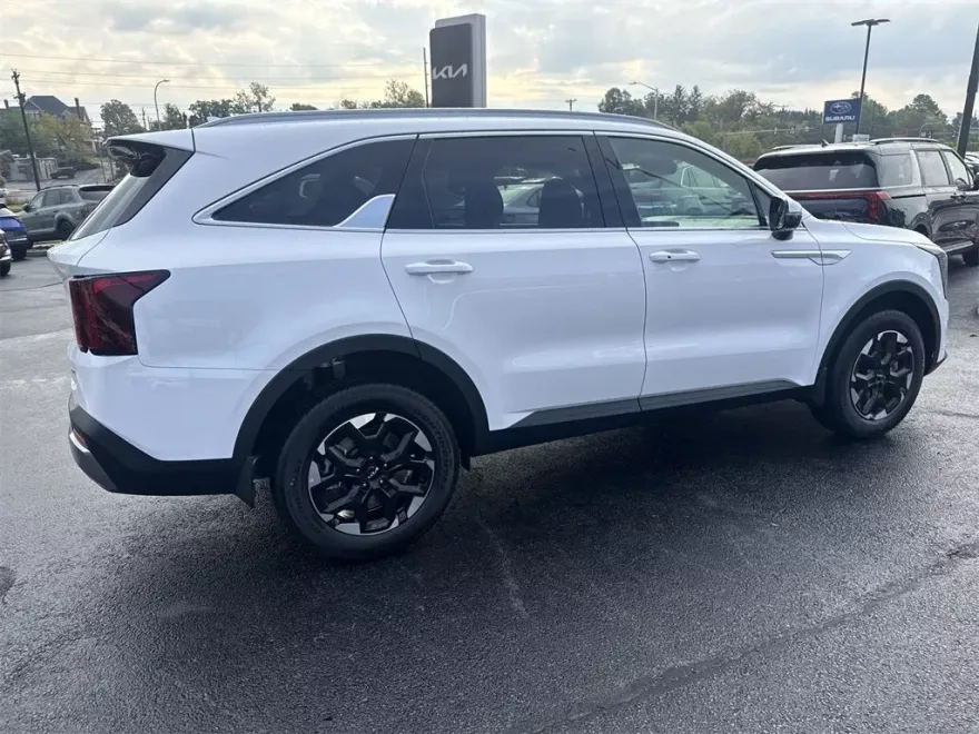 2026 Kia Sorento S photo 1