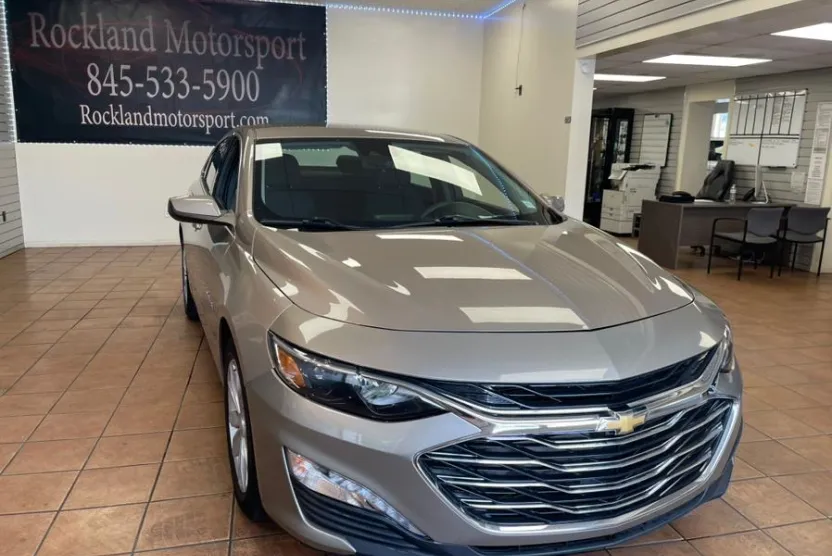 2023 Chevrolet Malibu 1LT photo 1