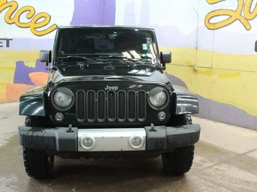 2014 Jeep Wrangler Sahara photo 3
