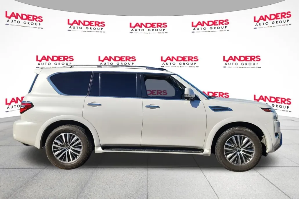 2023 Nissan Armada SL photo 1
