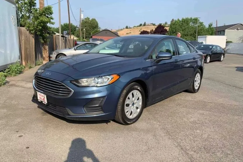2019 Ford Fusion S photo 1