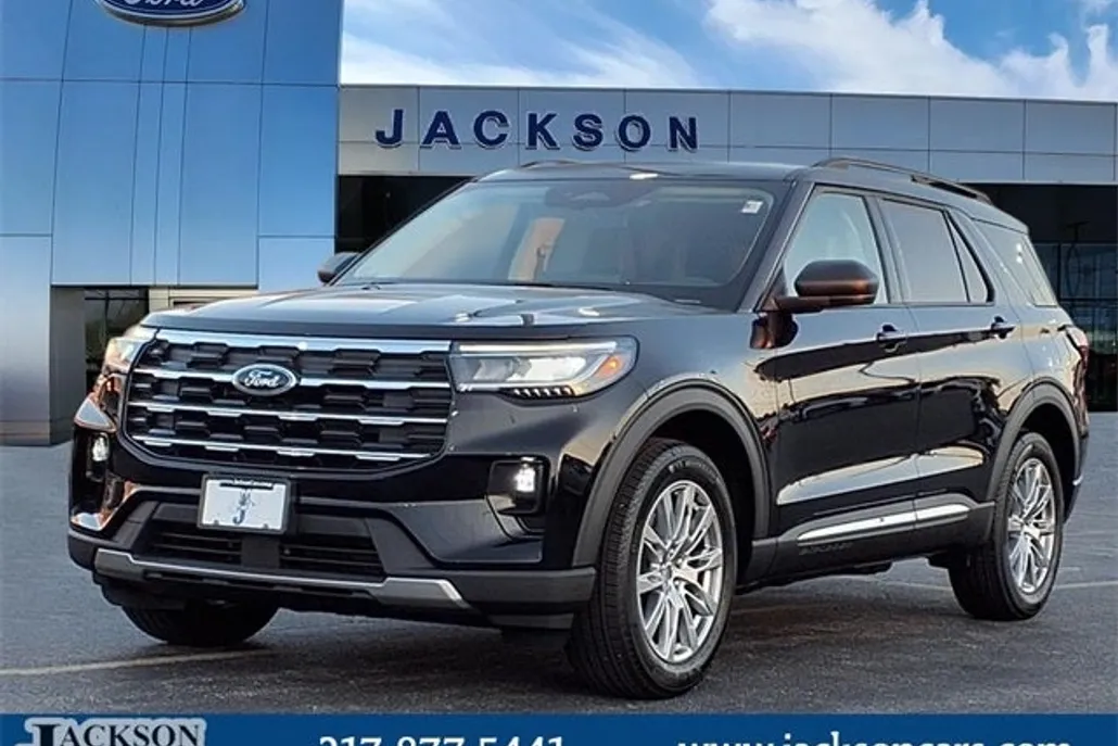 2025 Ford Explorer photo 1