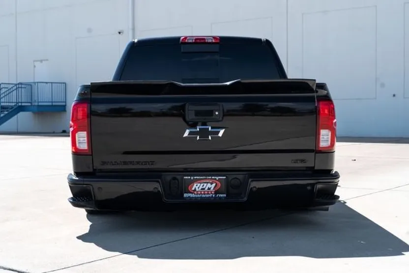 2016 Chevrolet Silverado 1500 High Country photo 1