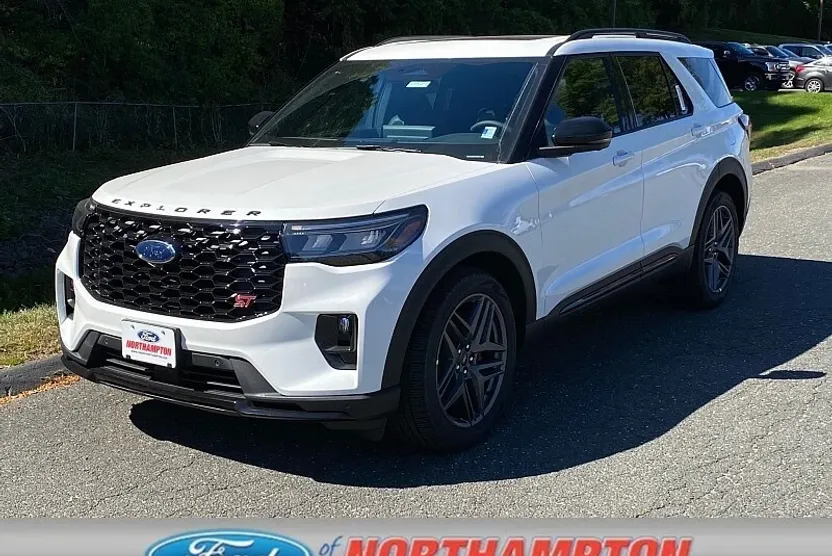 2025 Ford Explorer ST photo 1