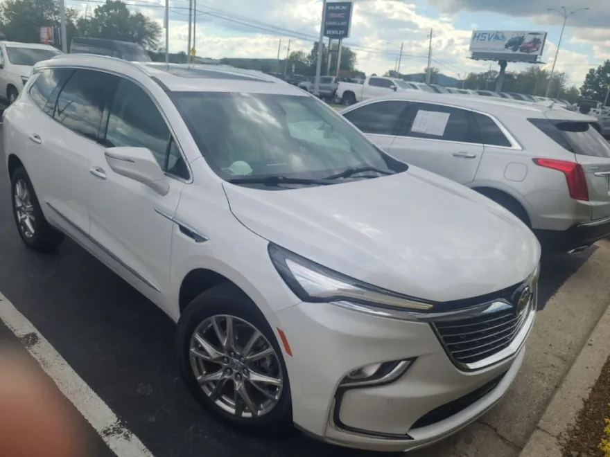 2023 Buick Enclave Premium photo 1