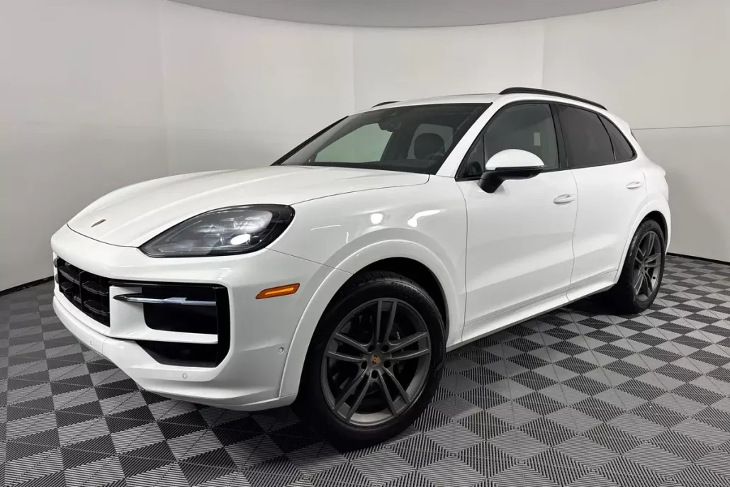 2025 Porsche Cayenne photo 1