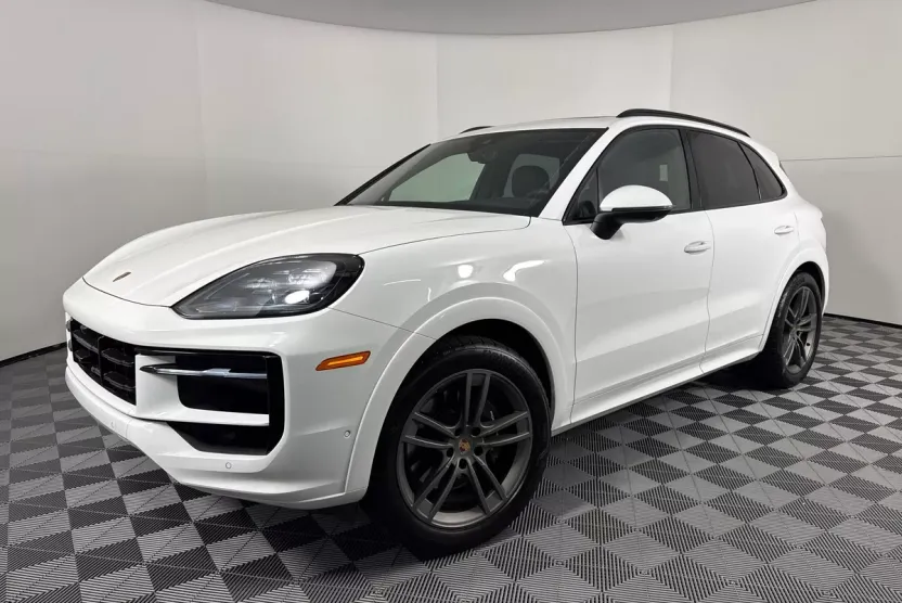 2025 Porsche Cayenne photo 1