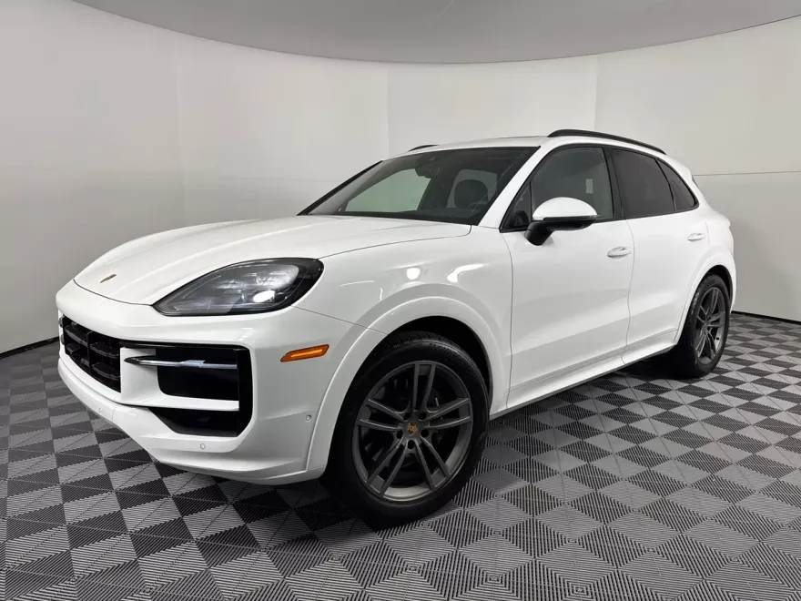 2025 Porsche Cayenne photo 1