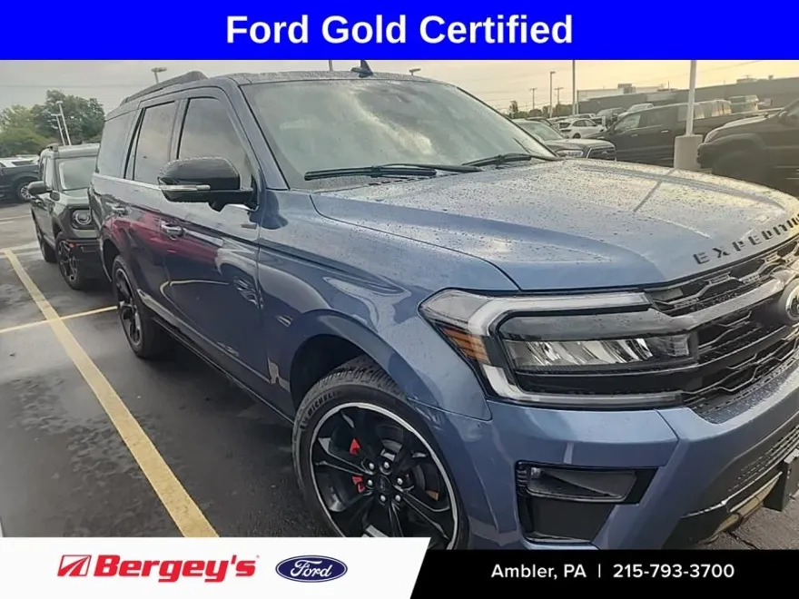 2022 Ford Expedition Limited photo 1