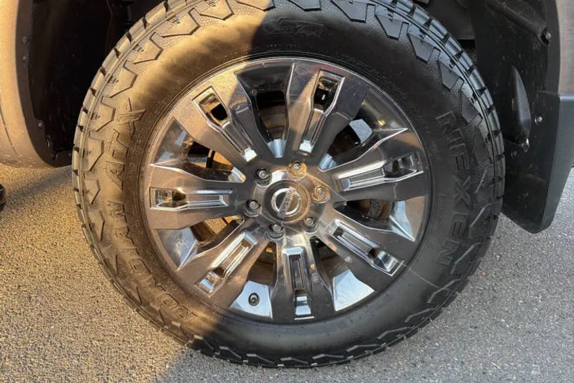 2018 Nissan Titan Platinum Reserve photo 1