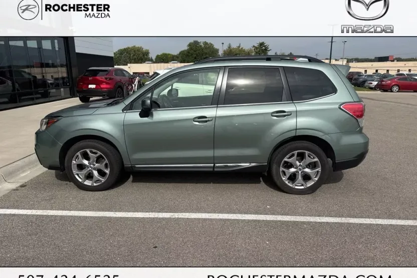2017 Subaru Forester 2.5i Touring photo 1