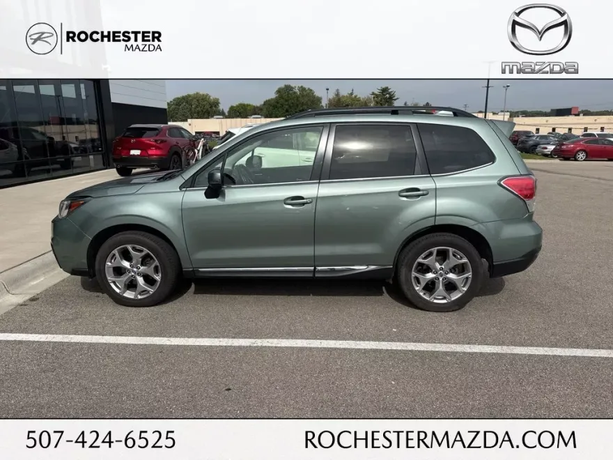 2017 Subaru Forester 2.5i Touring photo 1
