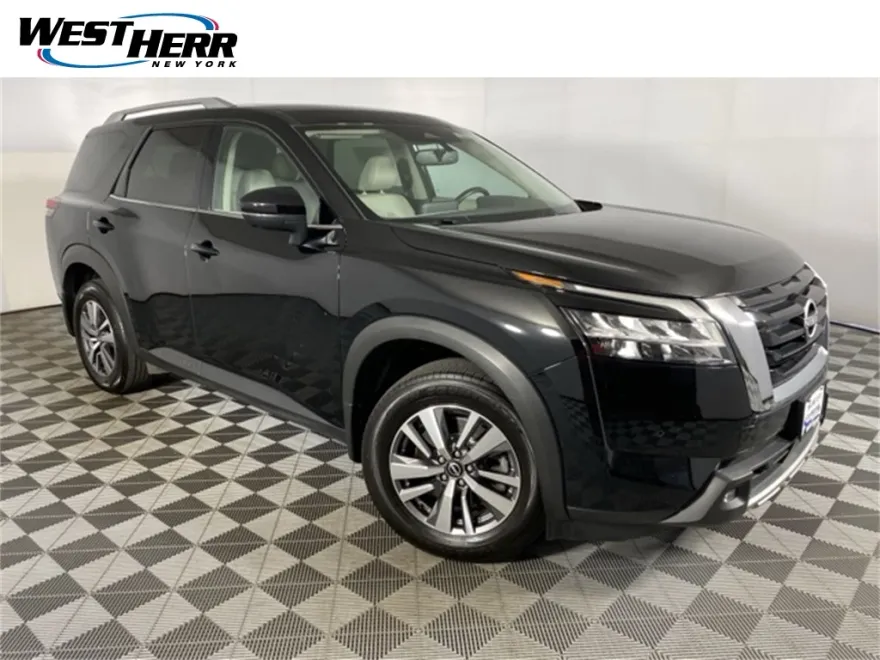 2022 Nissan Pathfinder SL photo 1