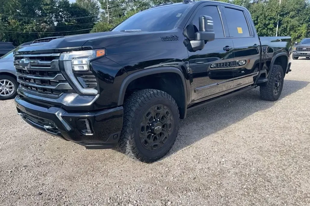 2024 Chevrolet Silverado 2500HD High Country photo 1