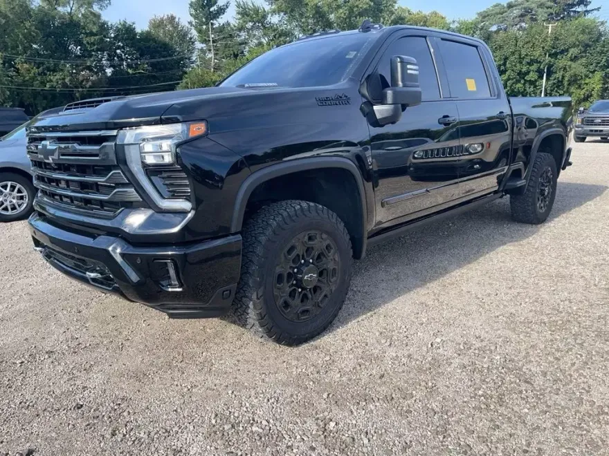 2024 Chevrolet Silverado 2500HD High Country photo 1