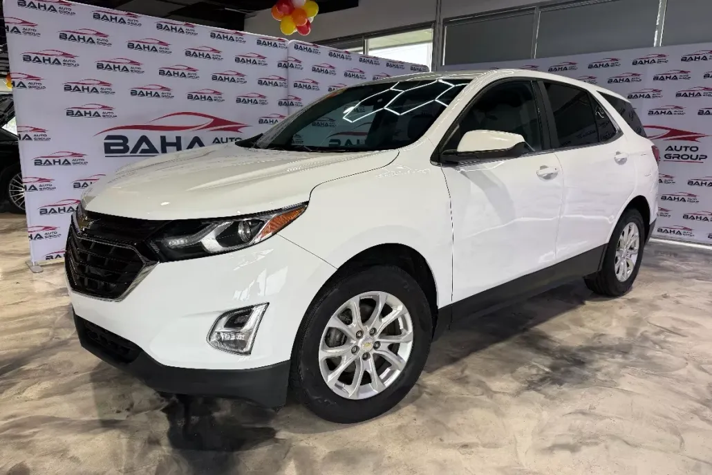 2021 Chevrolet Equinox LT photo 1