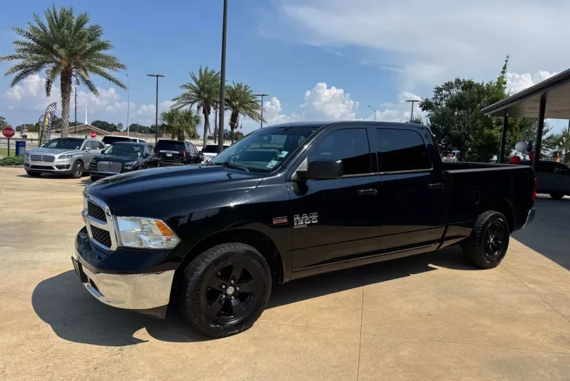 2019 Ram 1500 Classic SLT photo 1