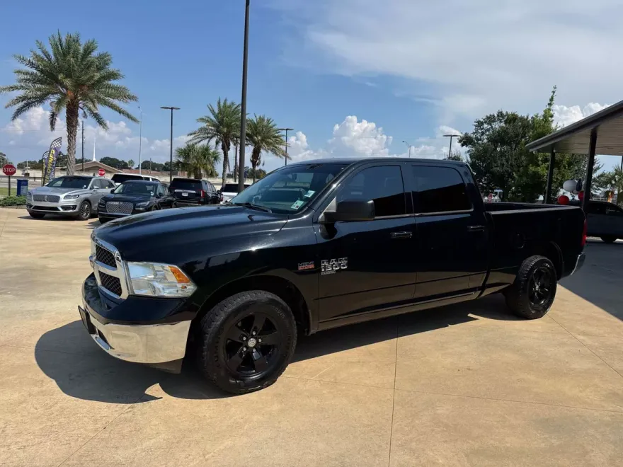 2019 Ram 1500 Classic SLT photo 1