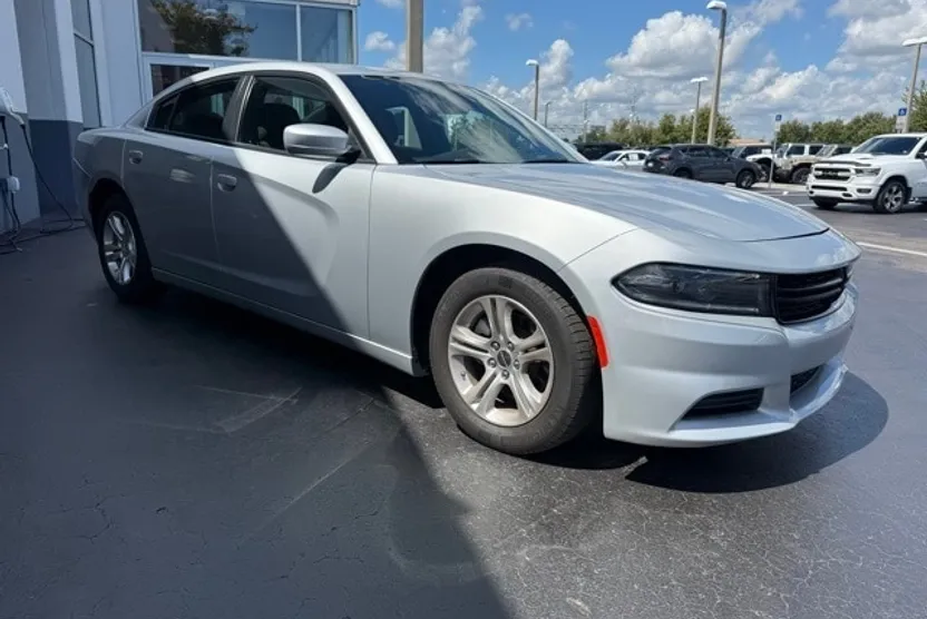 2022 Dodge Charger SXT photo 1