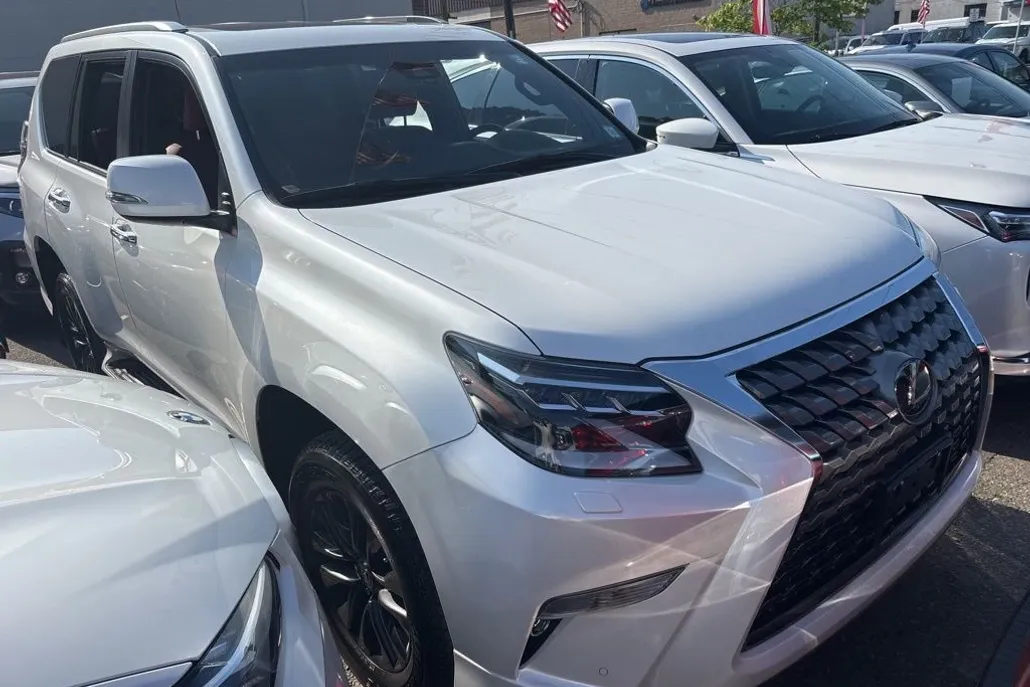 2023 Lexus GX 460 photo 1
