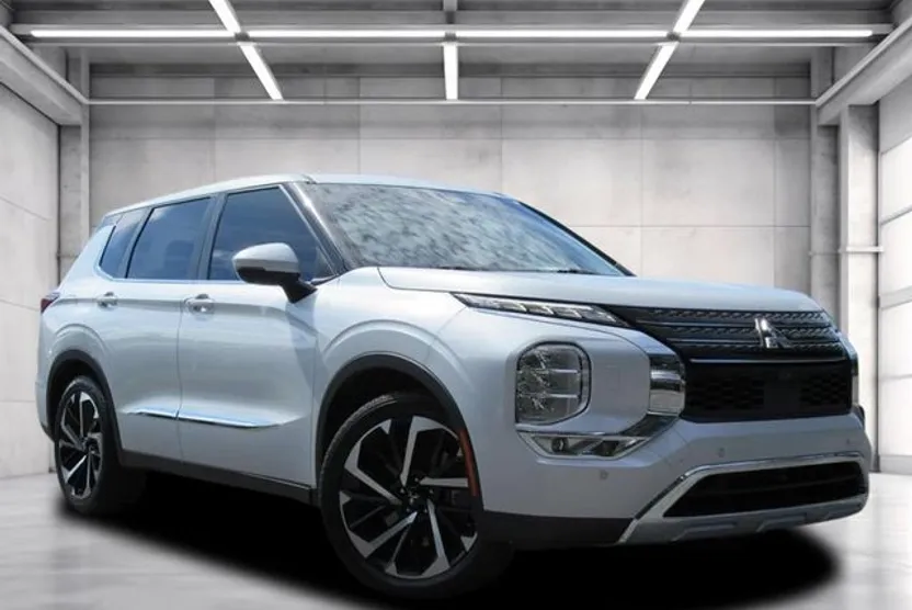 2022 Mitsubishi Outlander SE photo 1