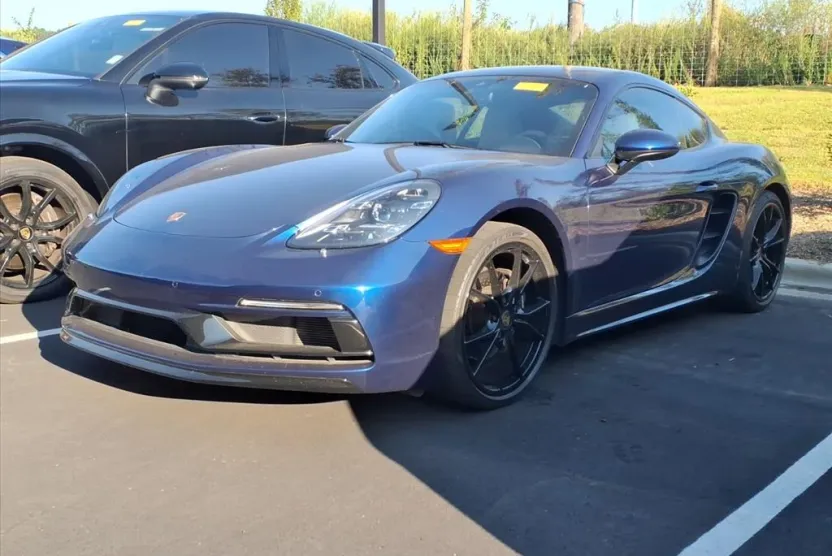 2022 Porsche Cayman T photo 1