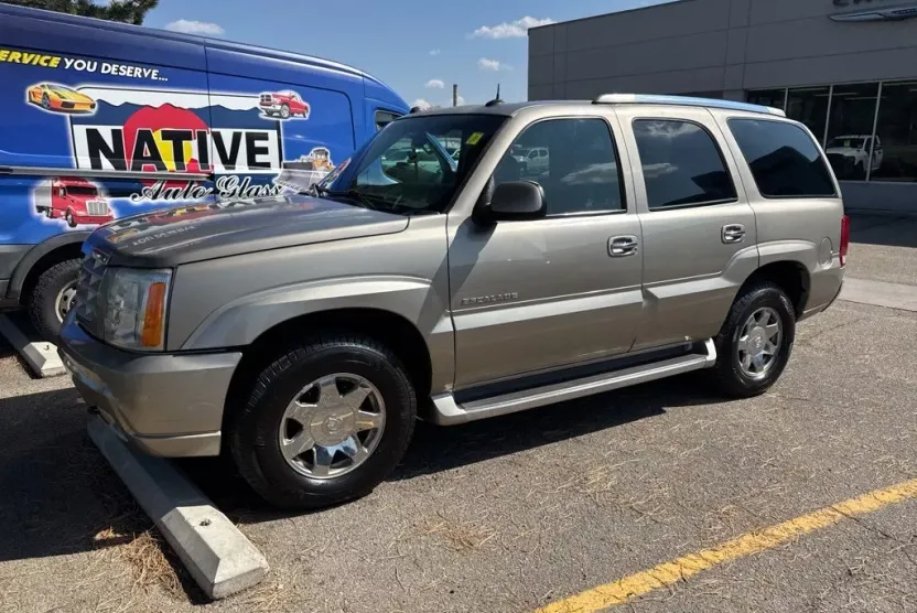 2003 Cadillac Escalade Base photo 1