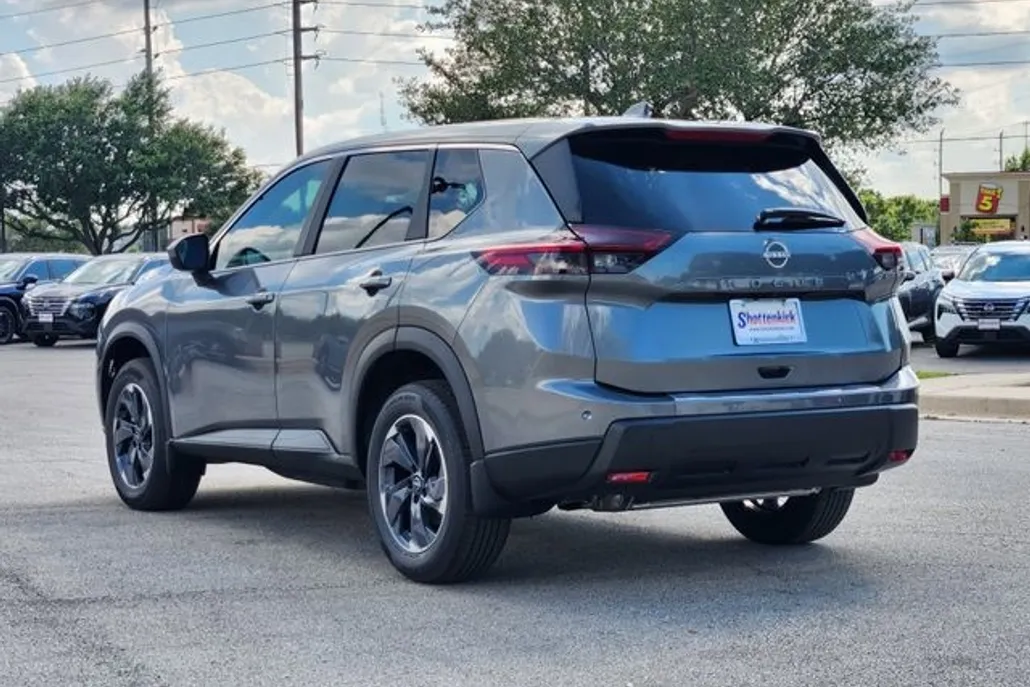 2026 Nissan Rogue SV photo 1