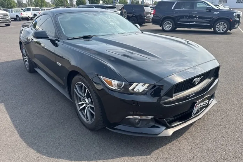 2017 Ford Mustang GT photo 1