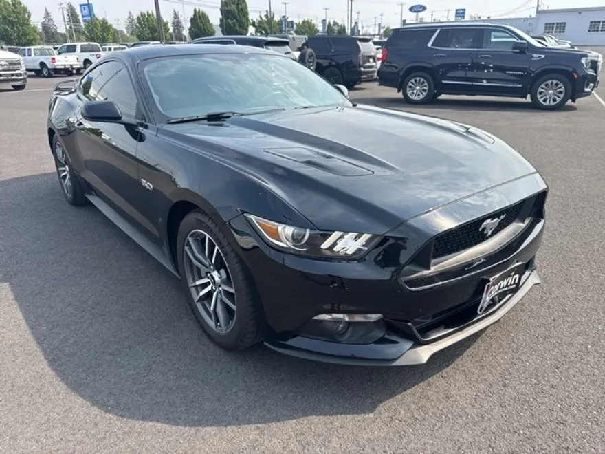2017 Ford Mustang GT photo 1