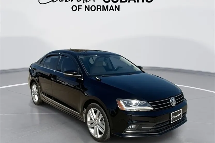 2017 Volkswagen Jetta 1.8T SEL photo 1