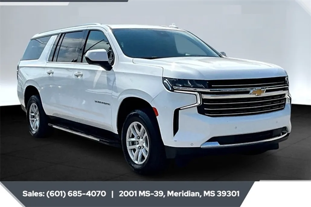 2023 Chevrolet Suburban LT photo 1