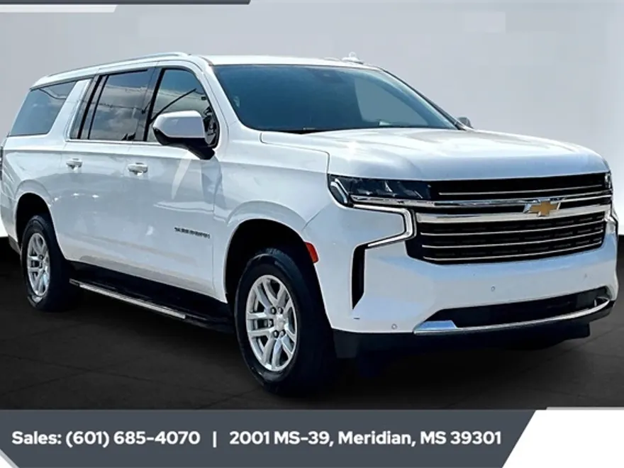 2023 Chevrolet Suburban LT photo 1